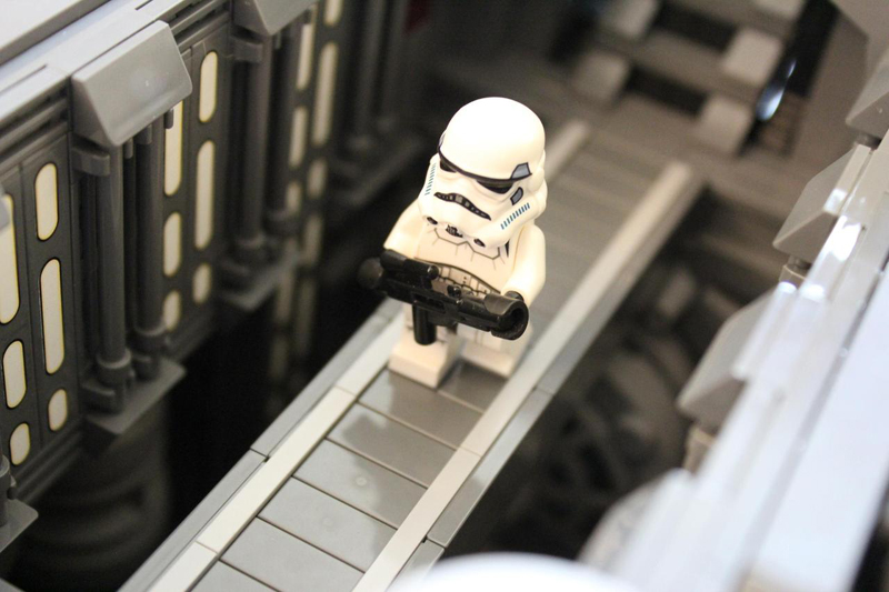 Illustration for article titled Custom LEGO Star Destroyer Is So Huge It Has A Three-Level Interior